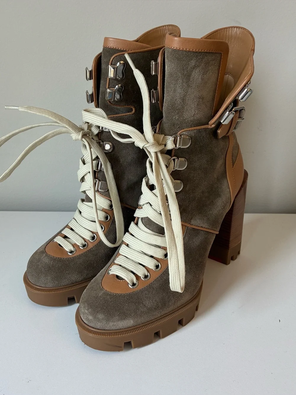 Christian Louboutin MACADEMIA
100 Suede Lace Up Moto Biker
Heels Boots Size 37.5 - Picture 1 of 11